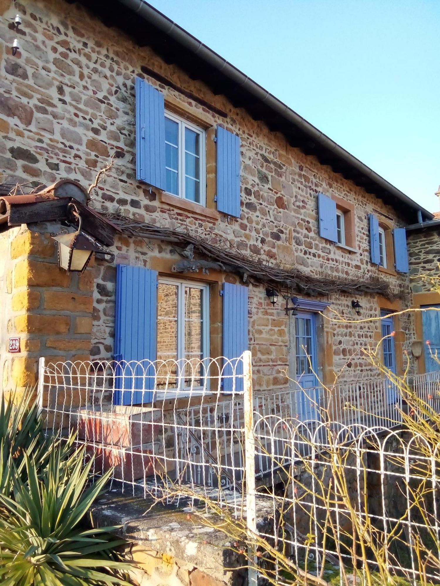 Chez Steph Apartment Saint-Germain-Nuelles ภายนอก รูปภาพ
